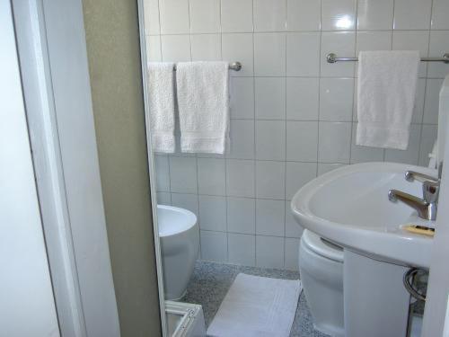 Hotel Residencial Roxi Lissabon Ausstattung foto